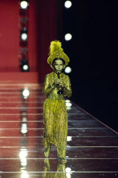 Look 28